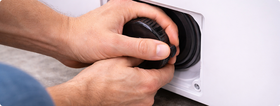 Не откручивается сливной фильтр стиральной машины? Главное — не сломать 🧺 Советы мастера ReWasher фото 1