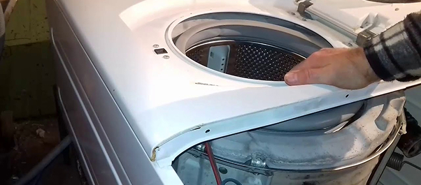 Замена манжеты люка стиральной машины Hotpoint-Ariston AQSF 129