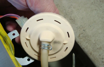 Замена датчика уровня воды Samsung WF60F1R0